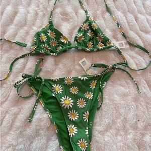 aerie NWT Bright Green Daisy Trim Triangle Bikini Set
